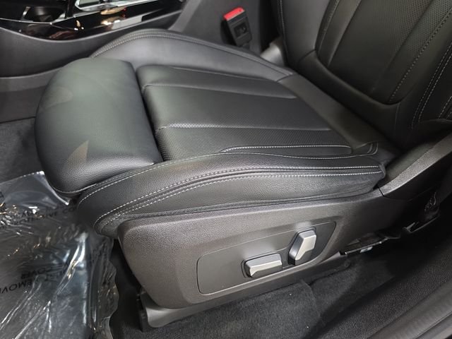 Used 2022 Black Sapphire Metallic BMW xDrive30i image 29