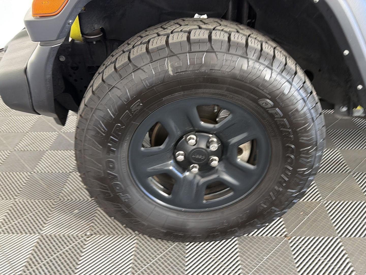 Used 2024 High Velocity Clearcoat Jeep Sport image 15