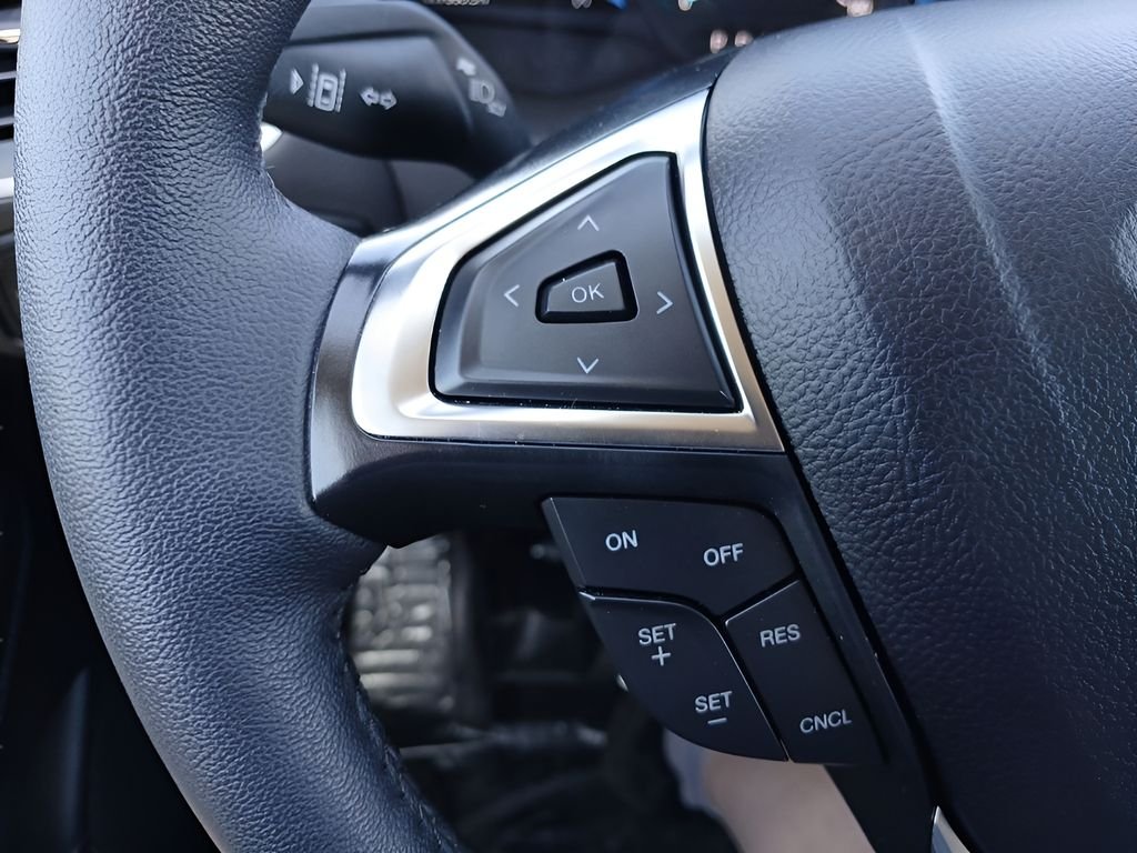 Used 2024 Silver Ford SEL image 18