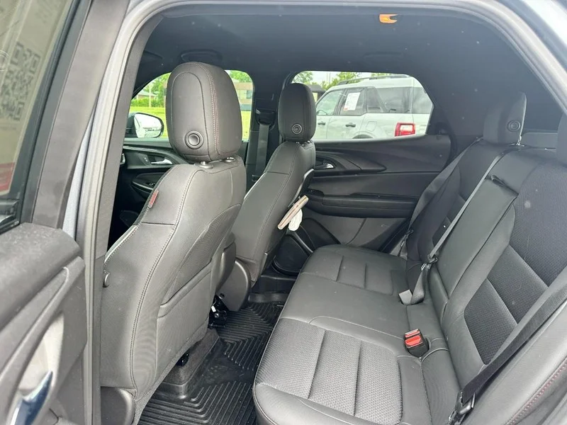 Used 2022  Chevrolet RS image 10