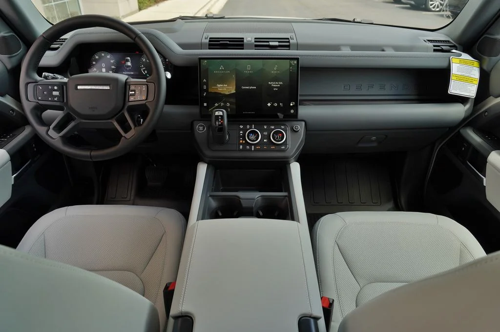 Used 2026 Gray Land Rover X-Dynamic SE image 9