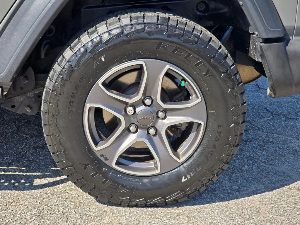 Used 2018 Gray Jeep Unlimited Sport S image 21