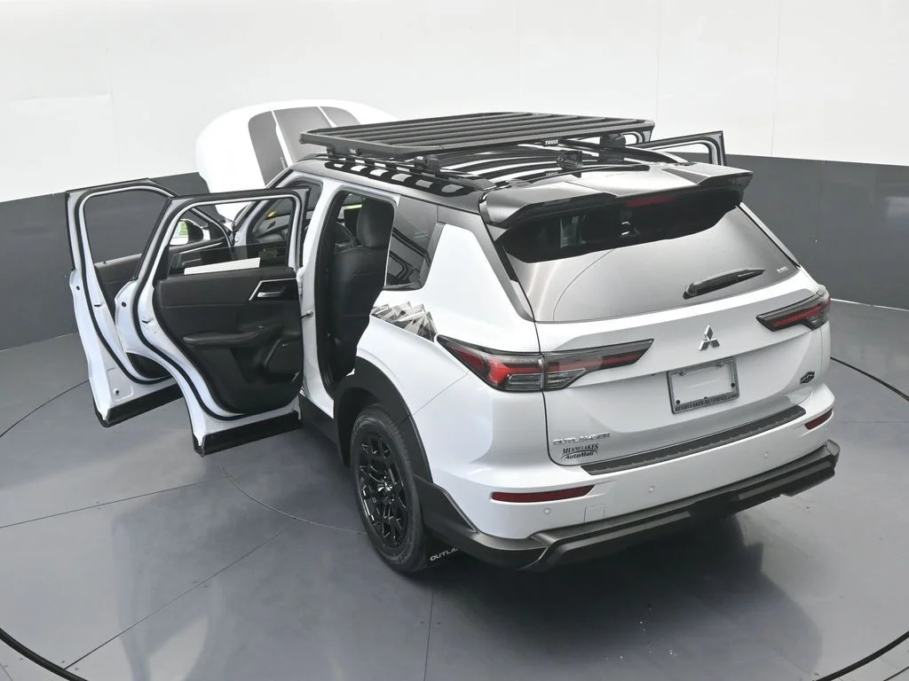 New 2026 White Mitsubishi Trail Edition image 75