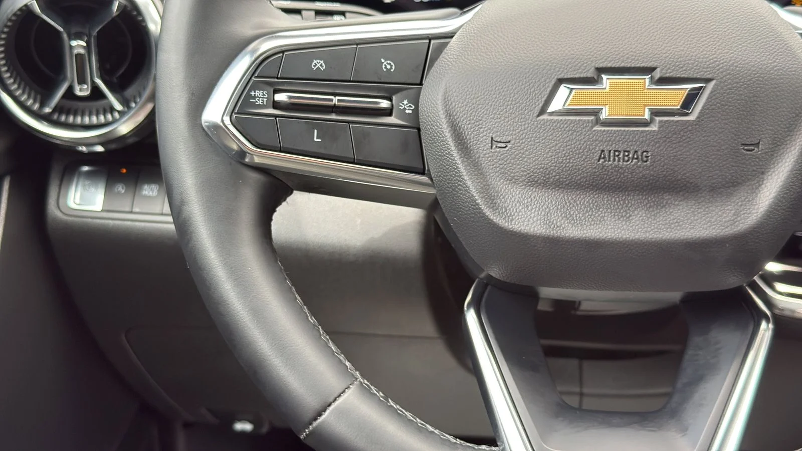 Used 2025 Black Chevrolet LT image 14