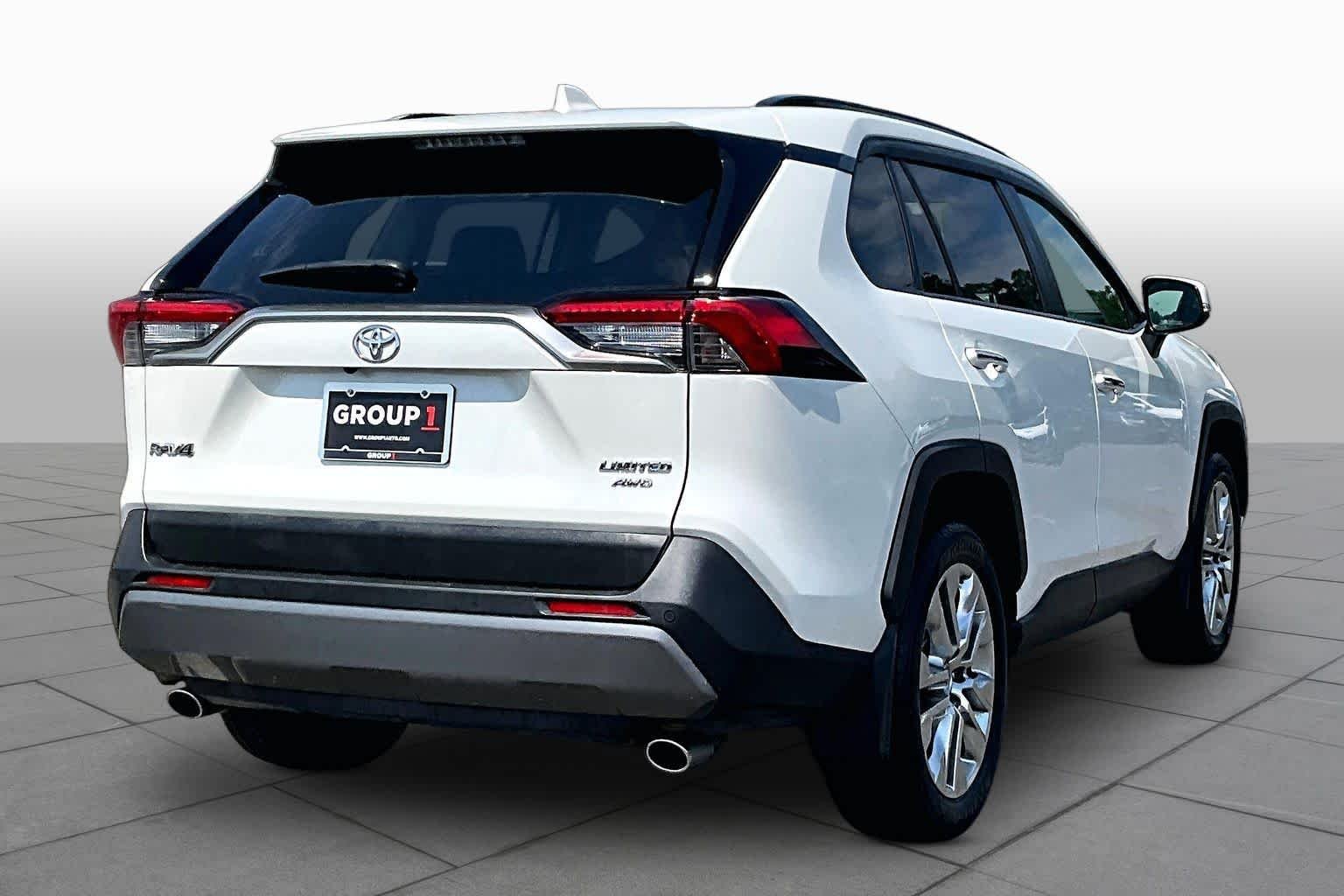 Used 2019 Blizzard Pearl Toyota Limited image 13