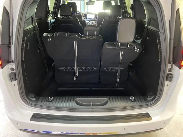 2026 Chrysler Pacifica Select - Photo 30