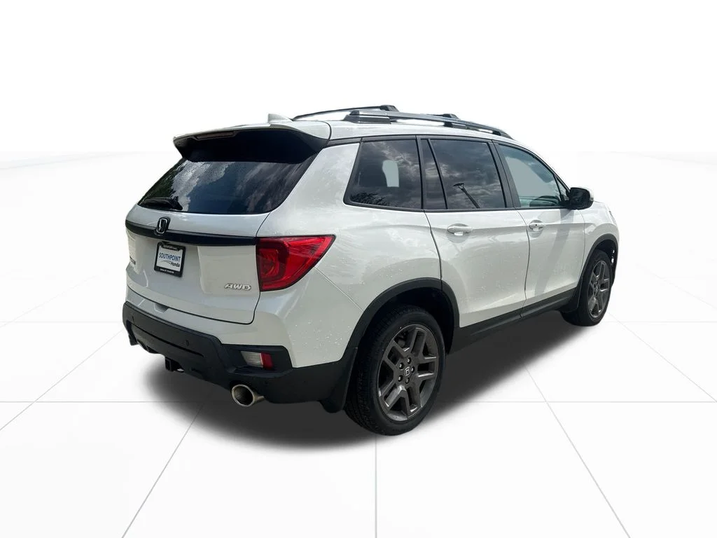 Certified Used 2023 Platinum White Pearl Honda AWD EX-L image 9