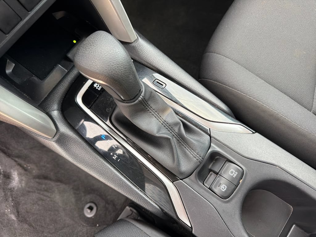 2025 Toyota Corolla Cross LE - Photo 28