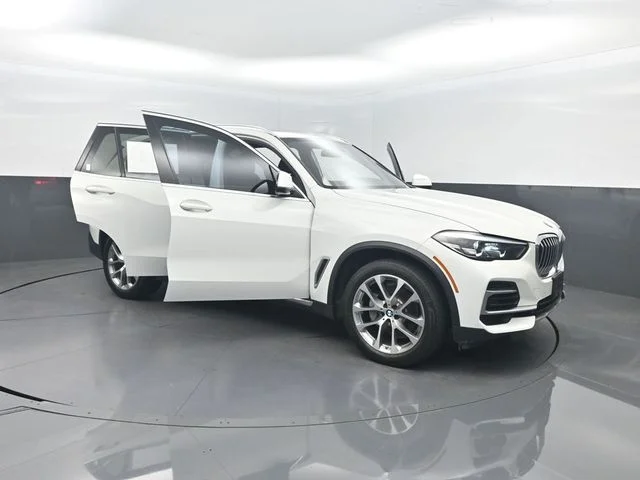 Used 2022 White BMW xDrive40i image 38