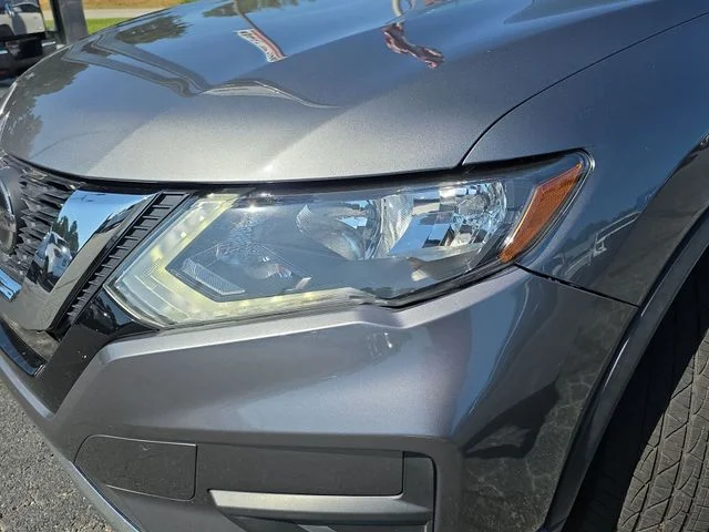 Used 2019 Gray Nissan S image 31