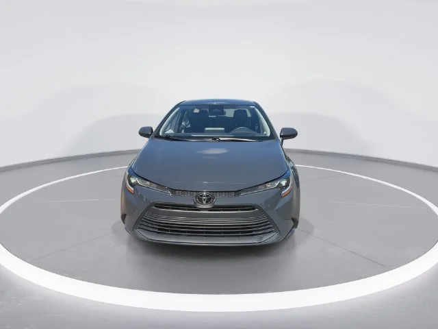Used 2024  Toyota LE image 3