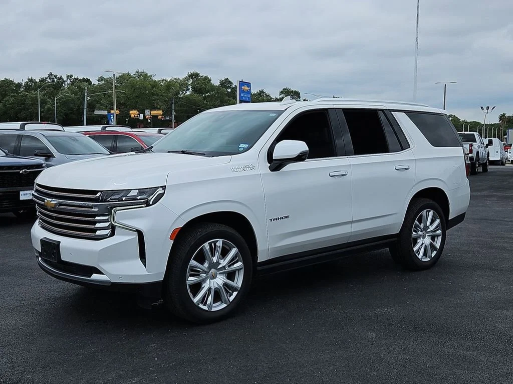 Certified Used 2021 IRIDESCENT PEARL TRICOAT Chevrolet High Country image 2