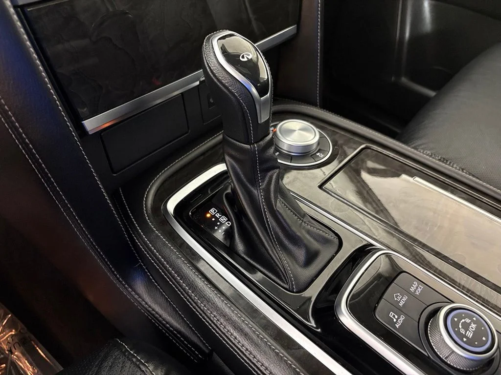 Used 2024 Gray INFINITI LUXE image 31
