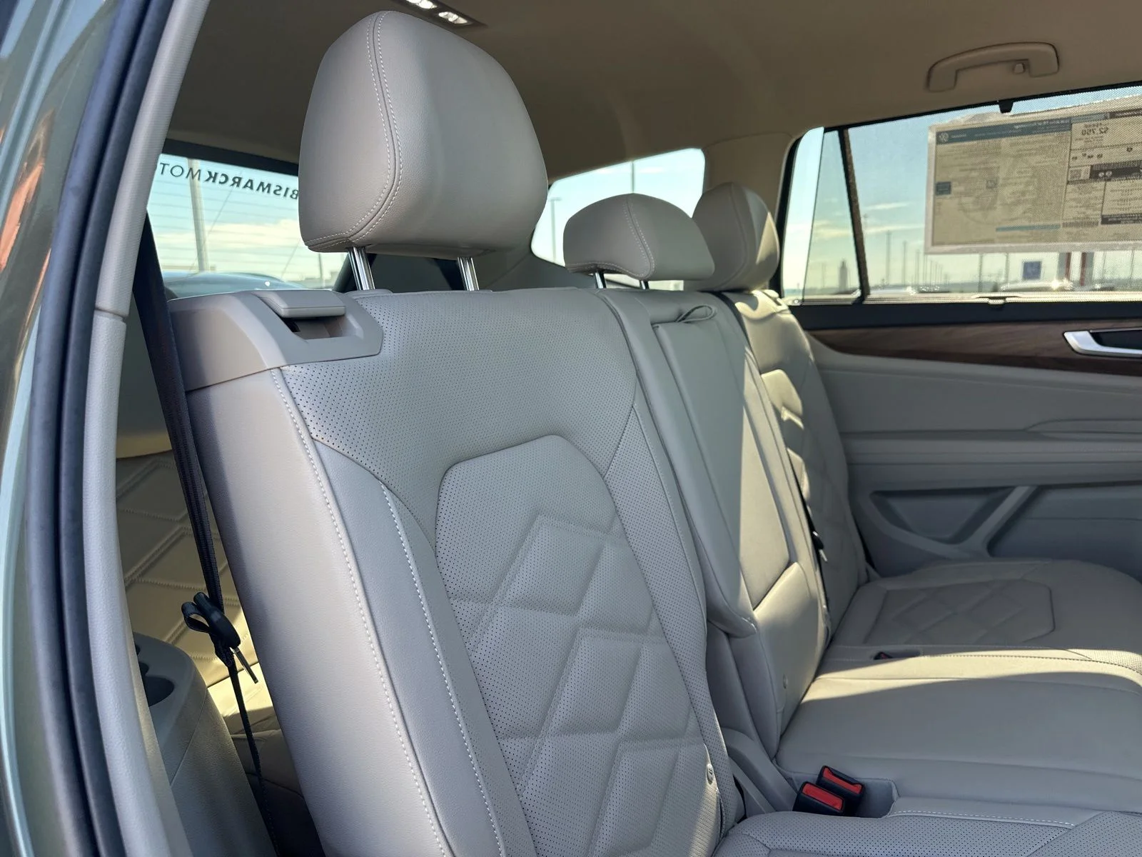 New 2026 Green Volkswagen SE w/Technology image 35
