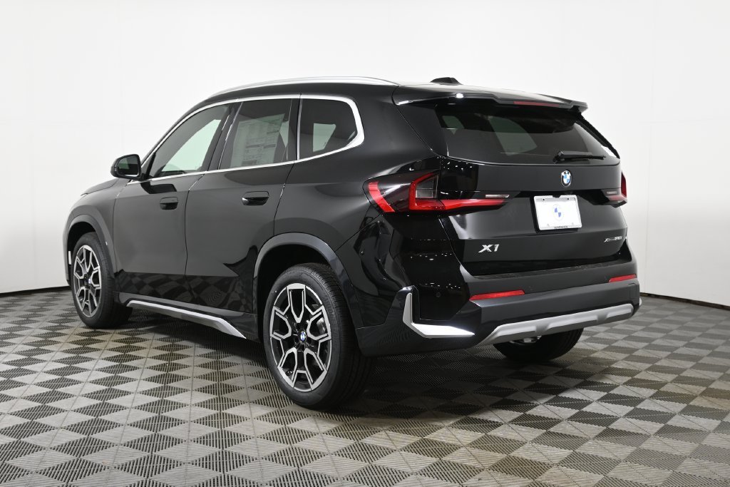 Used 2026 Black BMW xDrive28i image 5