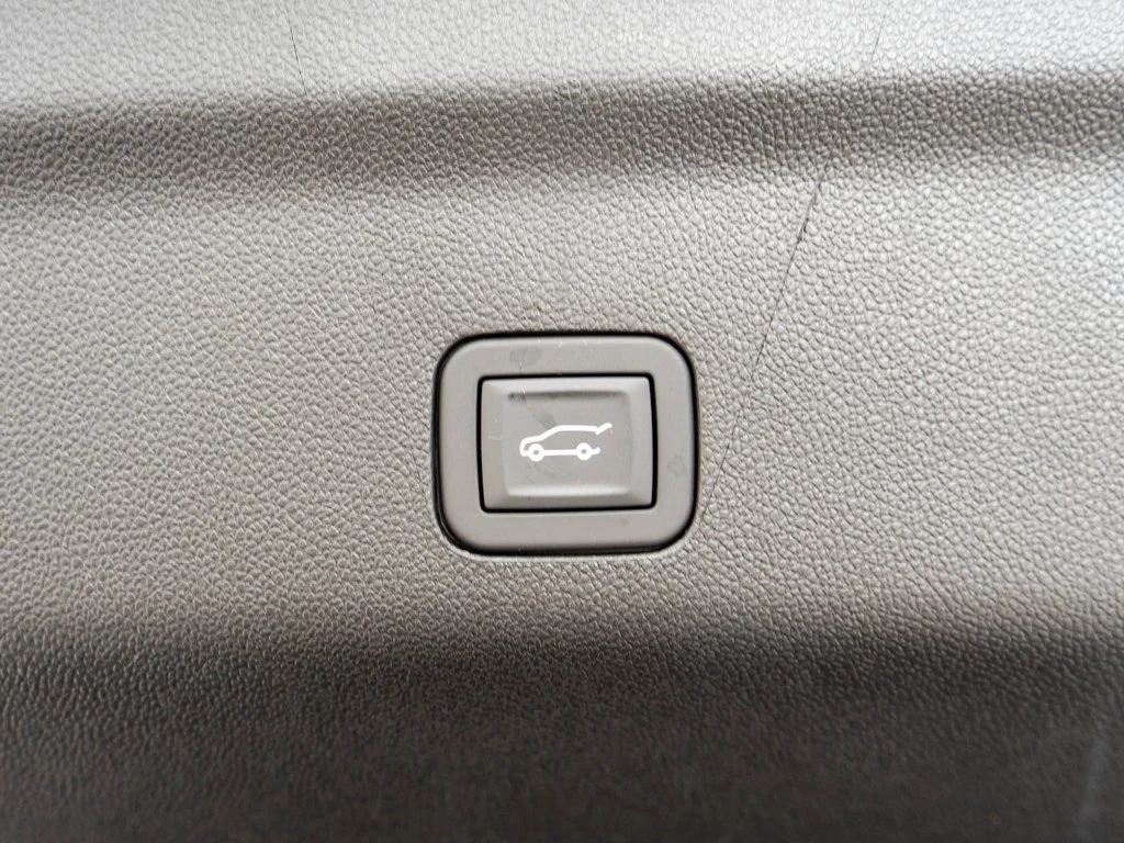 2026 GMC Yukon XL Denali Ultimate - Photo 35