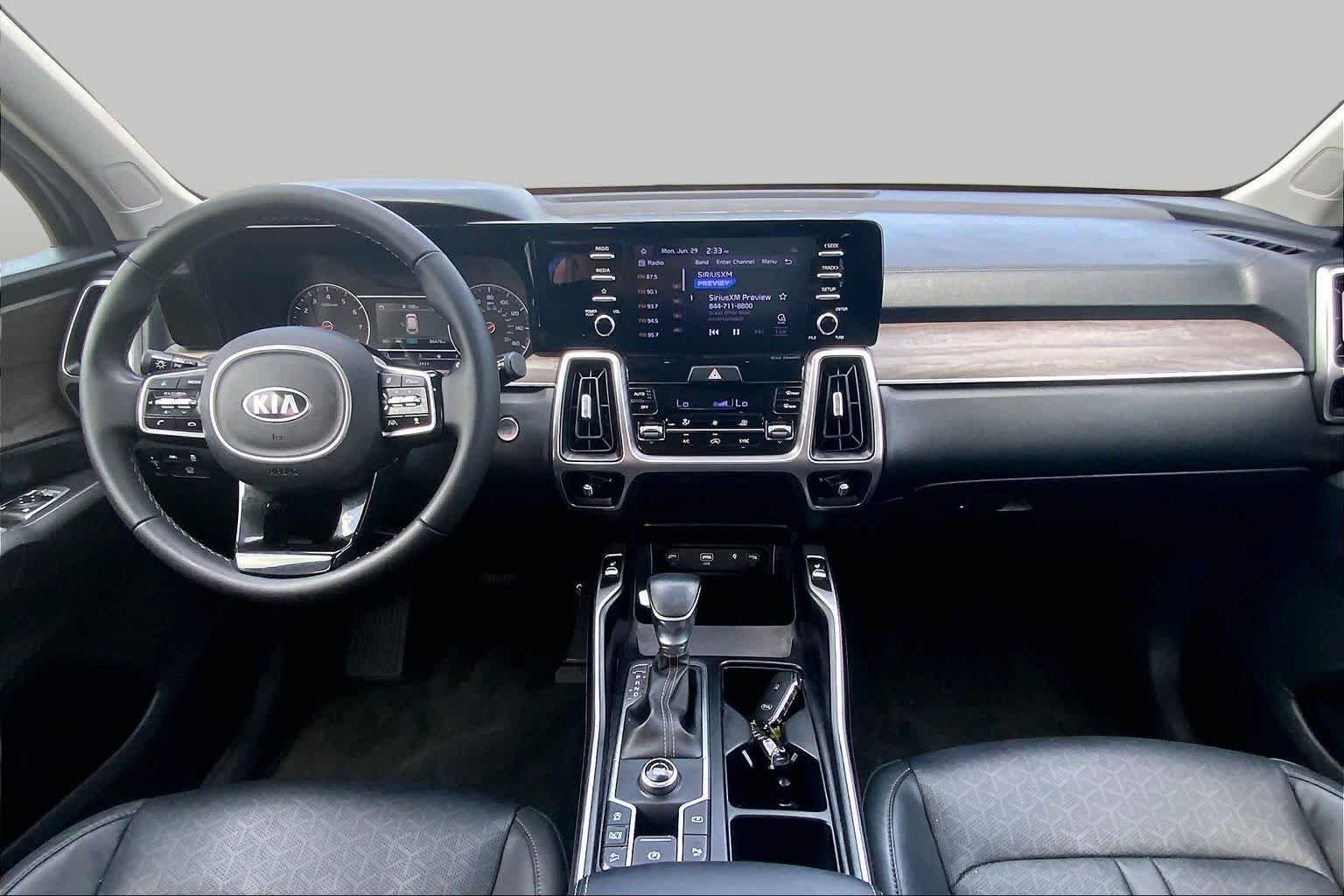 Used 2021 Everlasting Silver Kia EX image 15