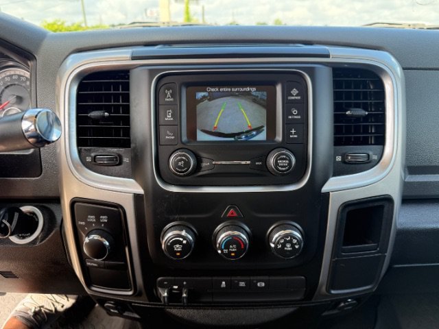 Used 2018 Bright White Clearcoat Ram SLT image 17