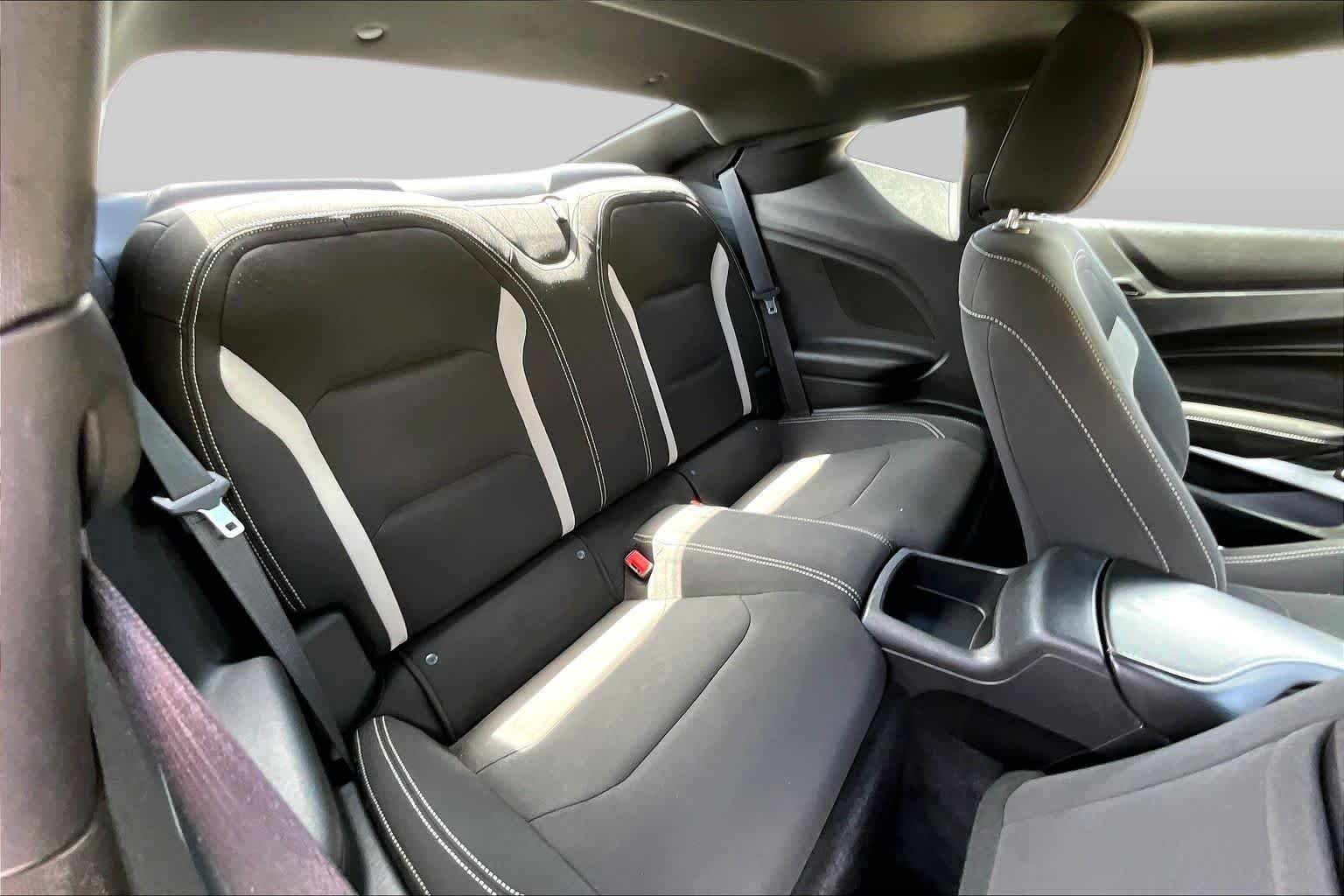Used 2018 Silver Ice Metallic Chevrolet 1LT image 23