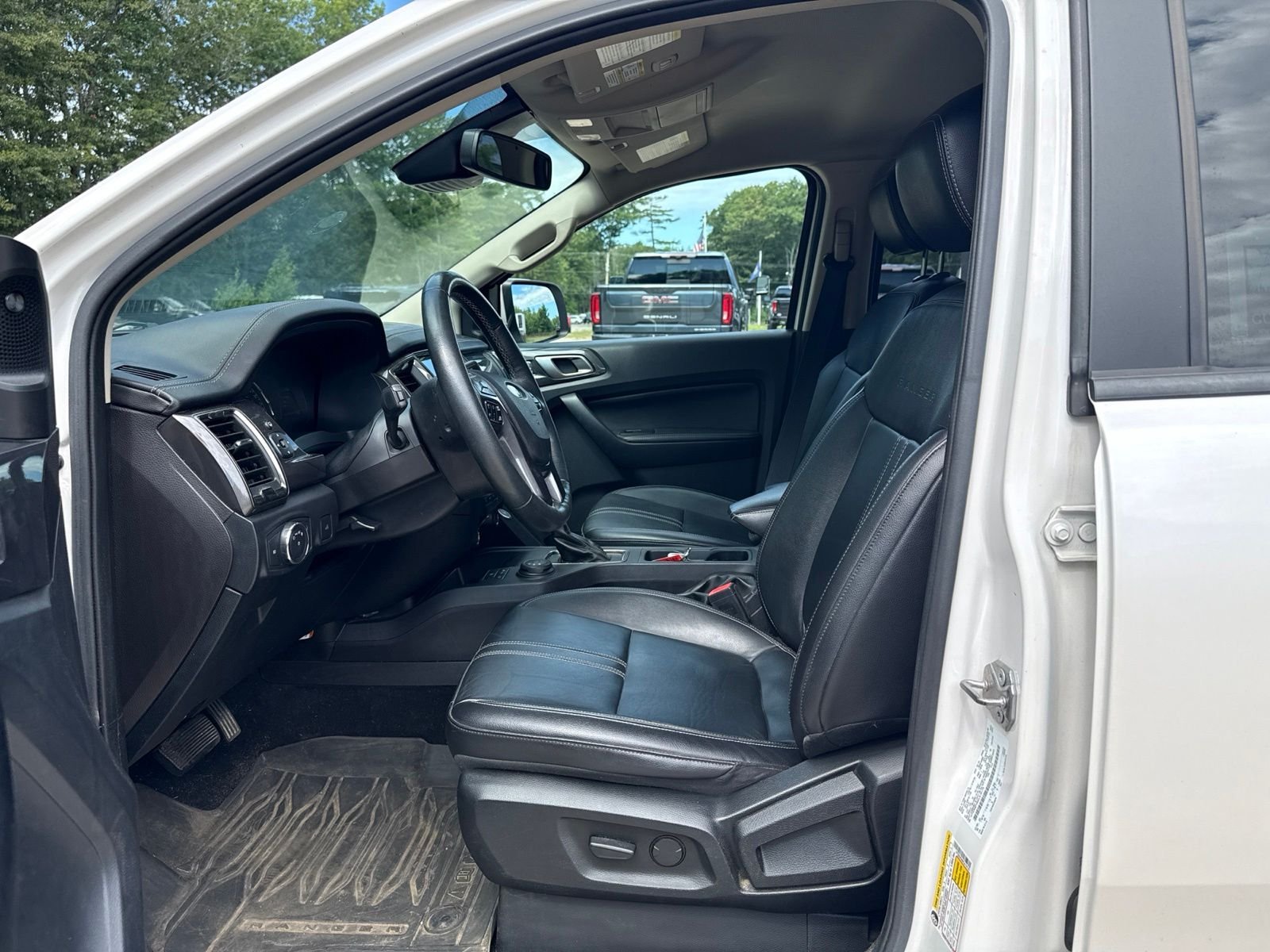 Used 2019 White Ford Lariat image 10