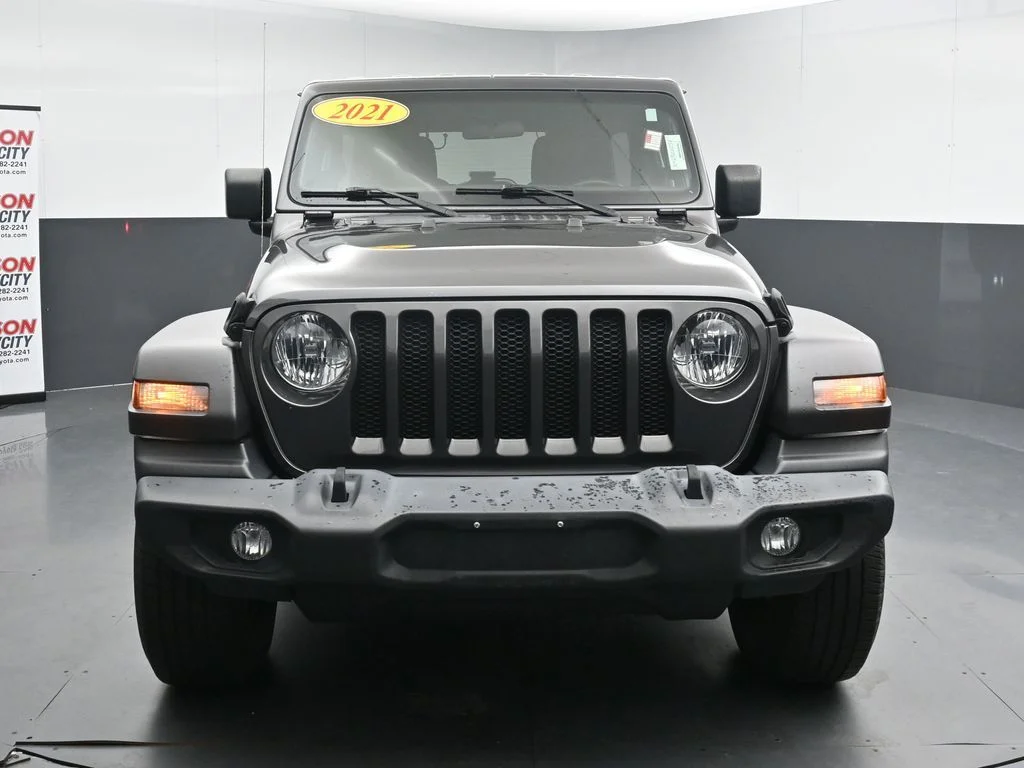 Used 2021 Gray Jeep Unlimited Sport image 3