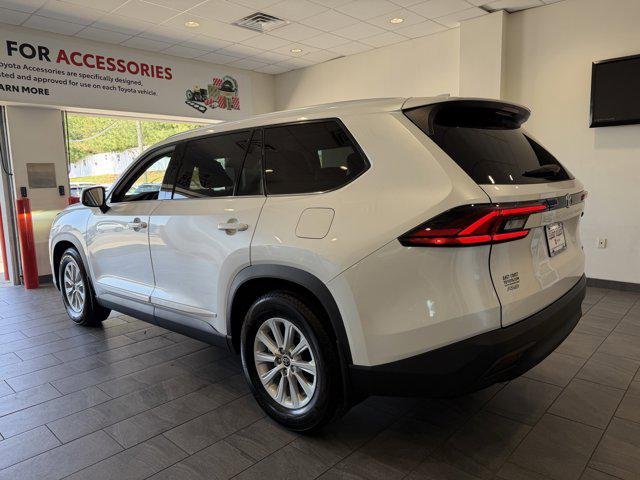 Certified Used 2026 WIND CHILL PEARL Toyota  image 73