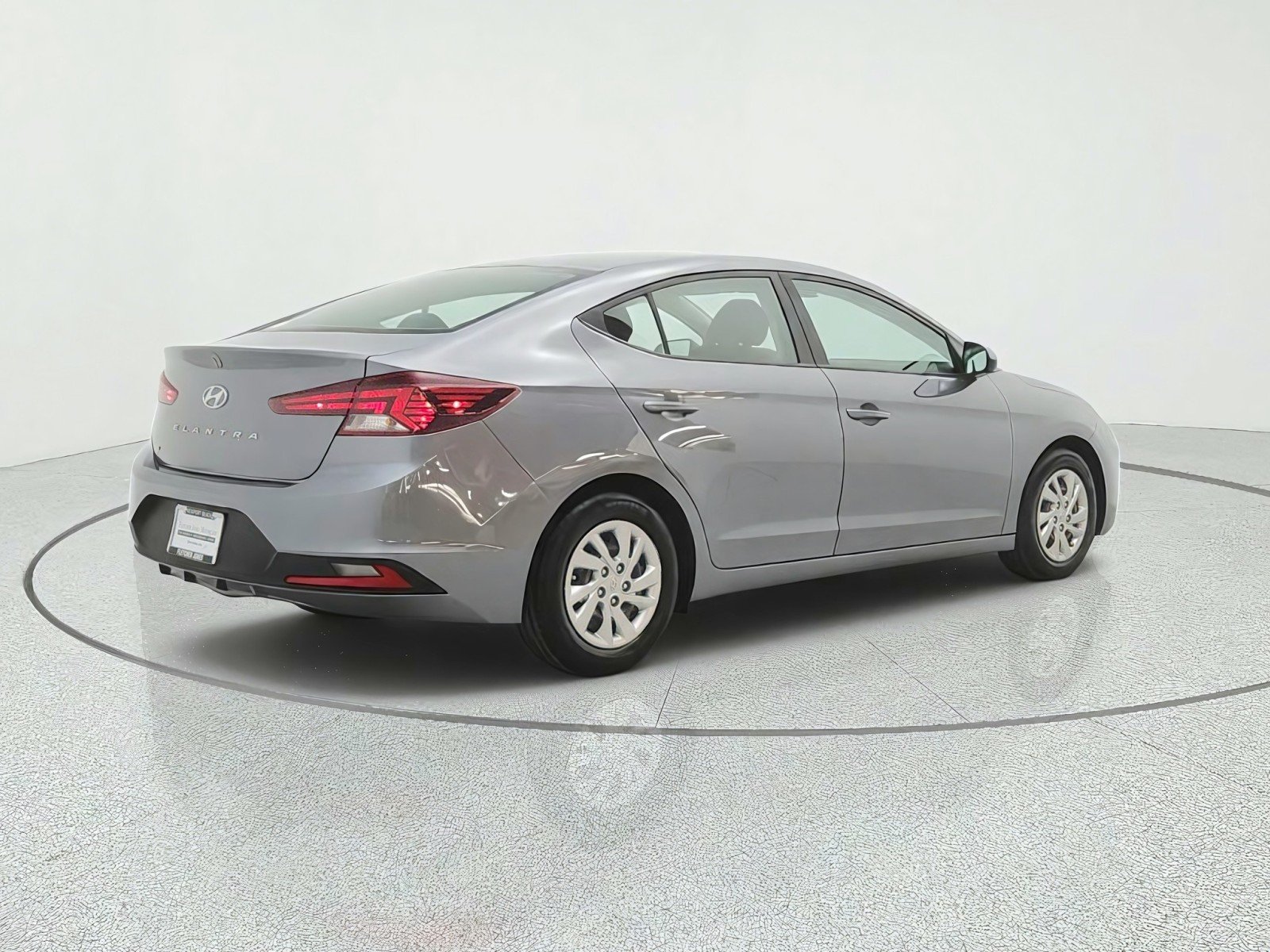 Used 2019 Galactic Gray Hyundai SE Auto image 5