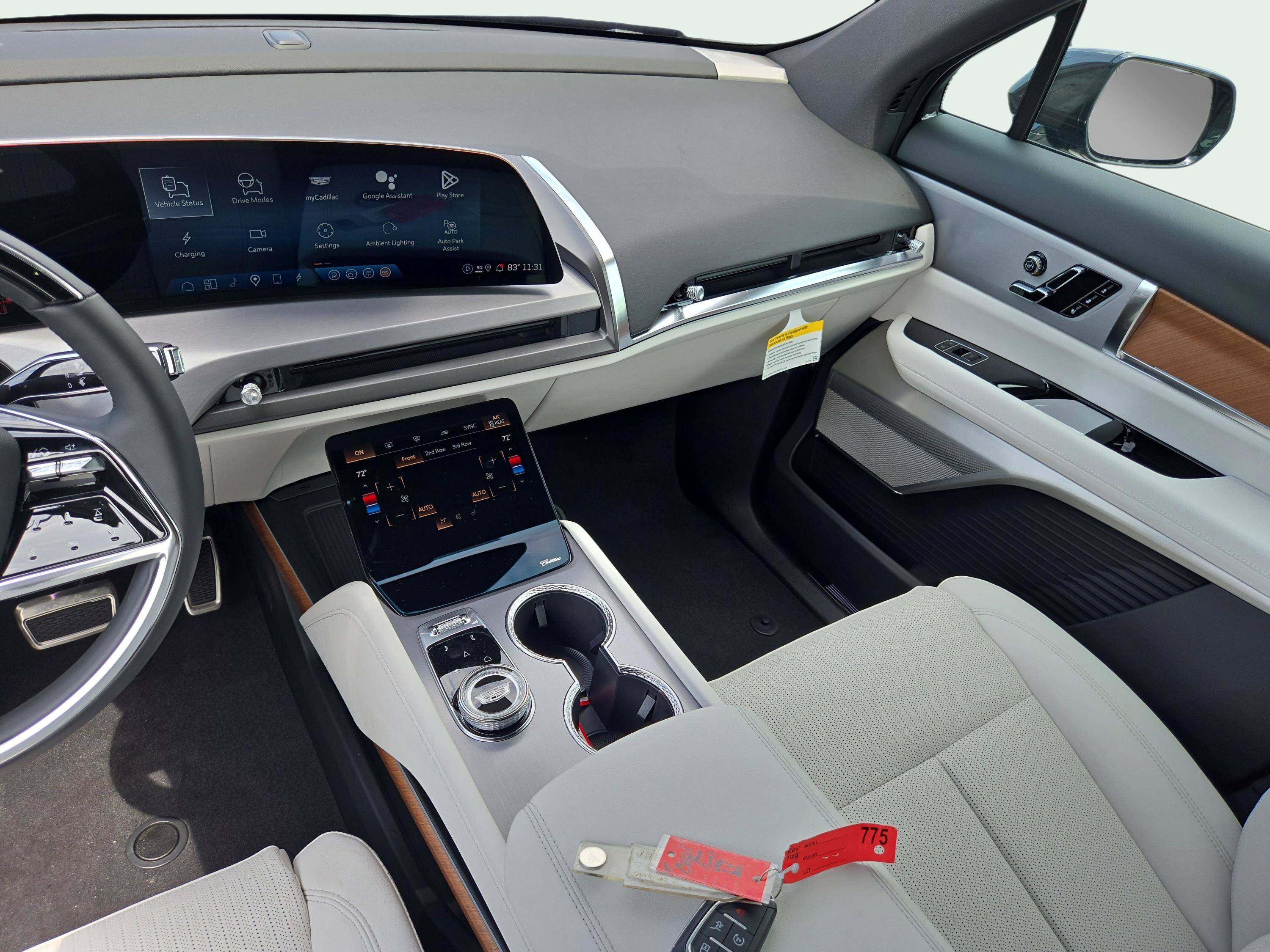 2026 Cadillac VISTIQ Sport - Photo 24