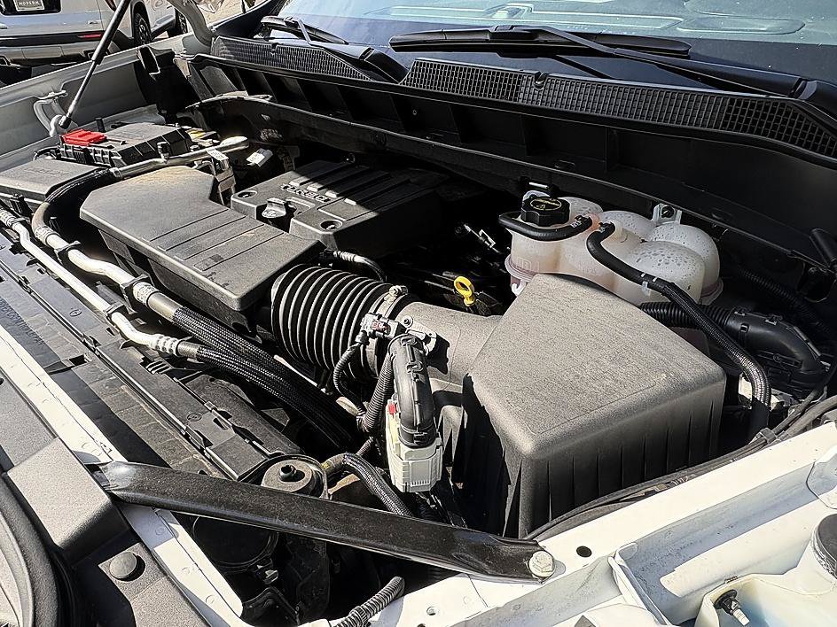 Used 2024 Summit White Chevrolet Custom image 20