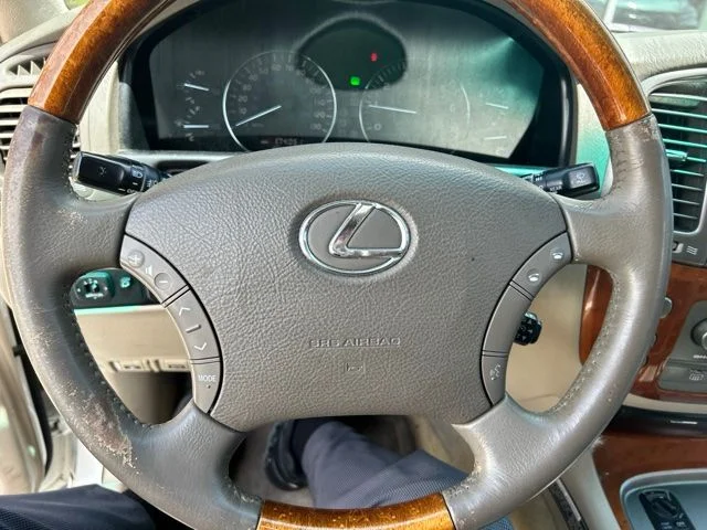 Used 2007 White Lexus 470 image 24