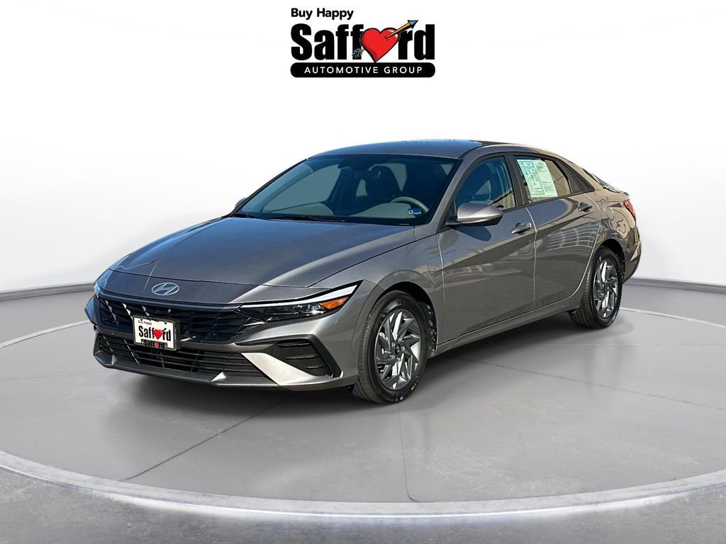 Certified Used 2025  Hyundai Blue image 1