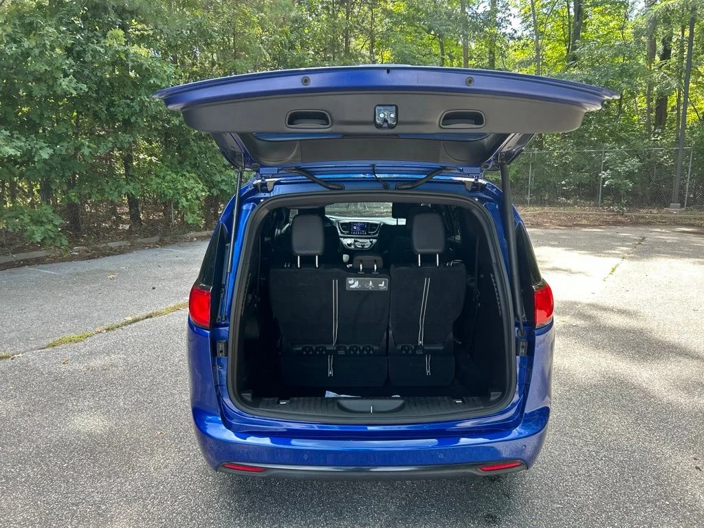 Used 2019 Blue Chrysler Touring L image 29