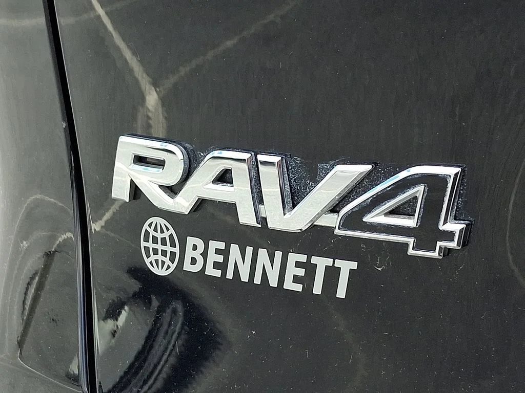 2025 Toyota RAV4 XLE - Photo 30