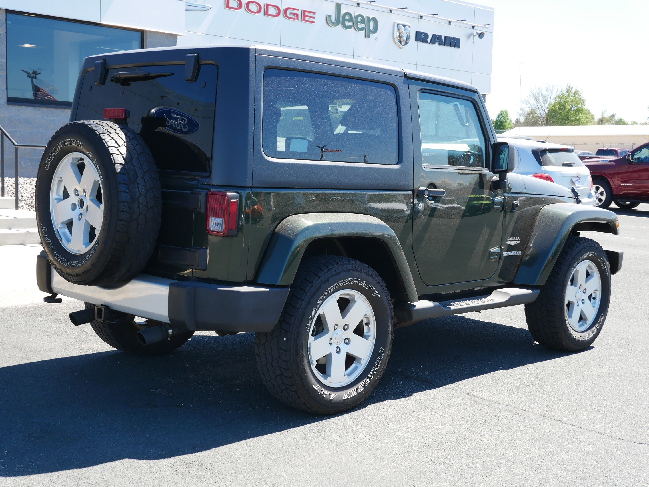 Used 2011 Natural Green Pearl Jeep Sahara image 8