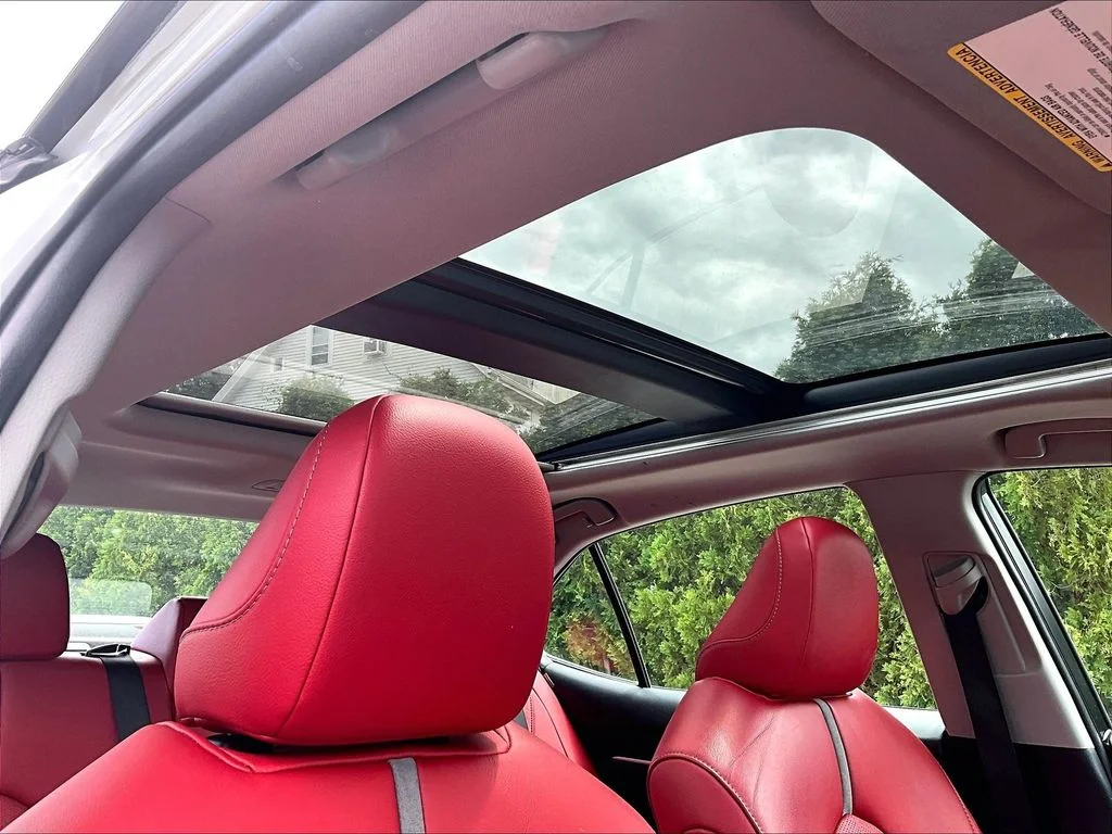 Used 2018 Black Toyota XSE V6 image 22