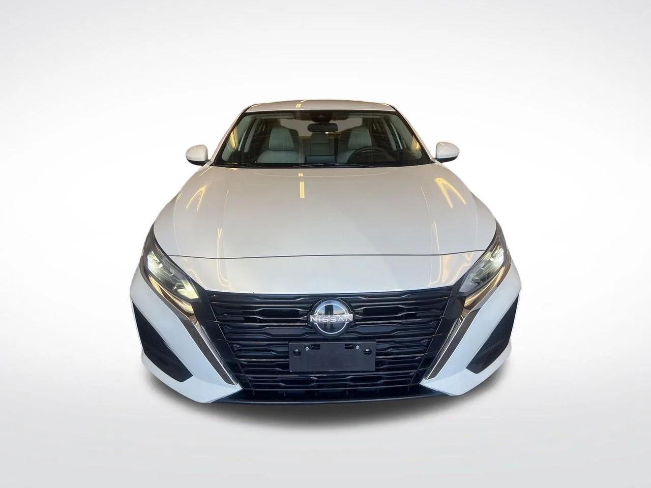 Used 2023 White Nissan 2.5 SV image 10
