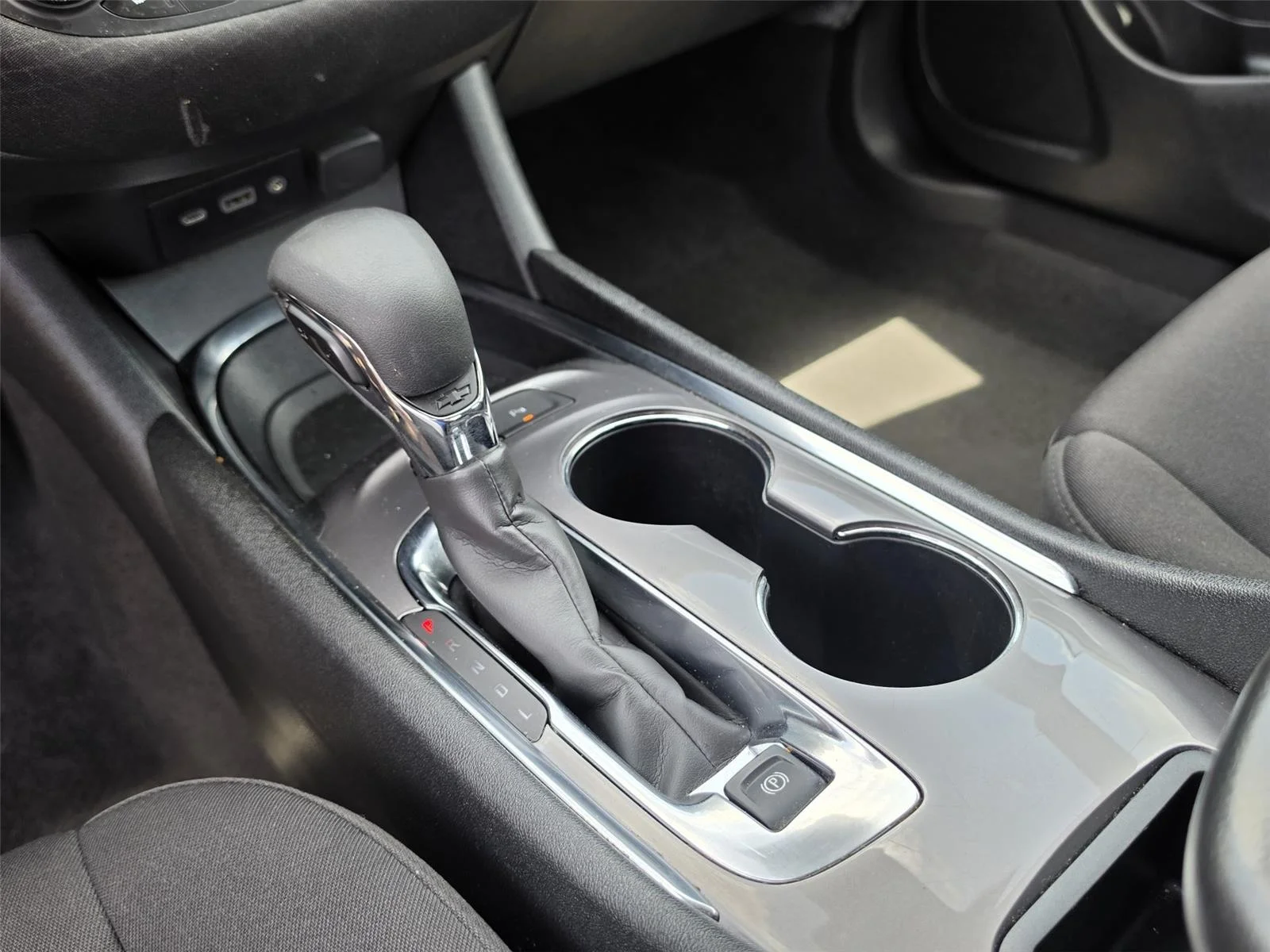 Used 2024 Sterling Gray Metallic Chevrolet LT image 22