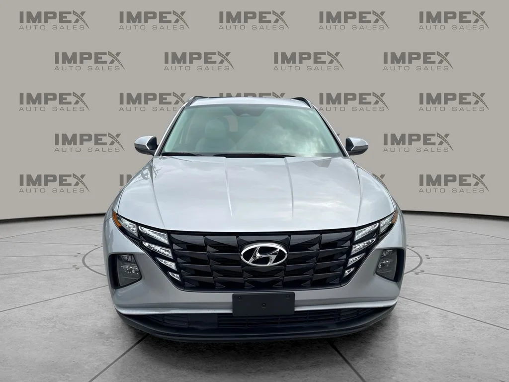 Used 2024 Silver Hyundai SEL image 9
