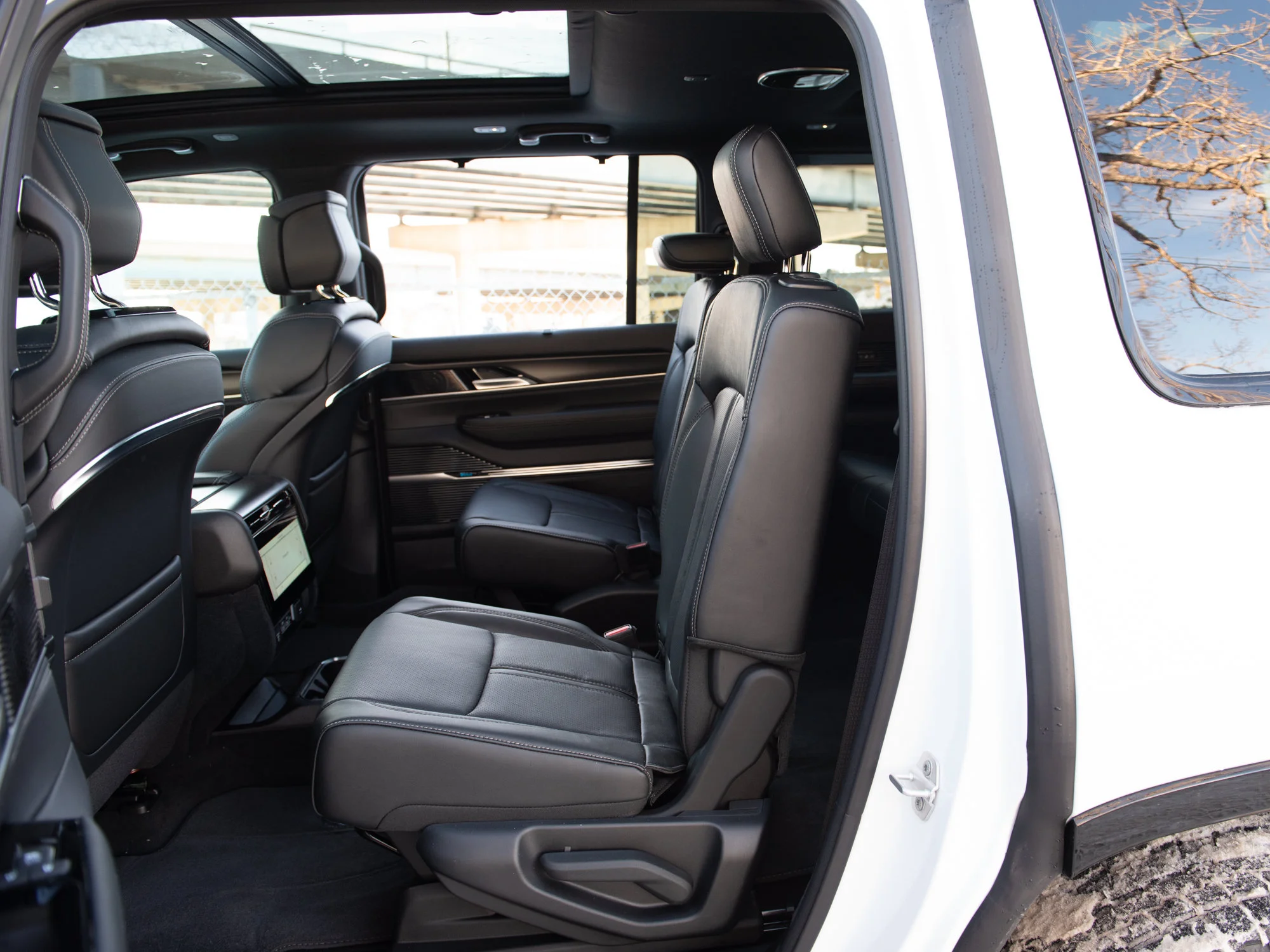 Used 2026 White Jeep Summit Obsidian* image 24