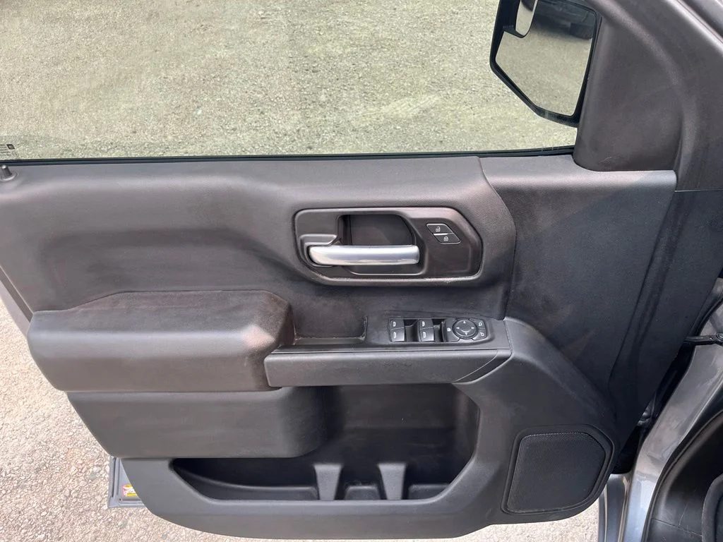 Used 2021 Steel Metallic Chevrolet Custom image 15