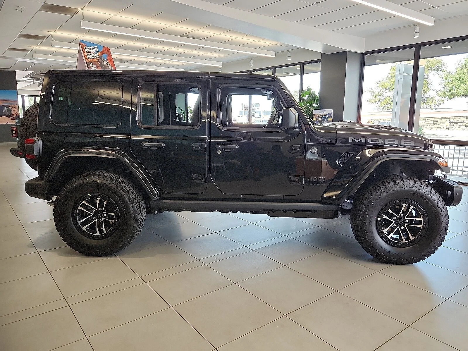 New 2027 Black Clear-Coat Paint Jeep 4-DOOR MOAB image 5
