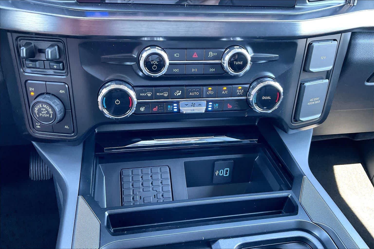 New 2026 Carbonized Gray Metallic Ford F-250® Lariat® image 17