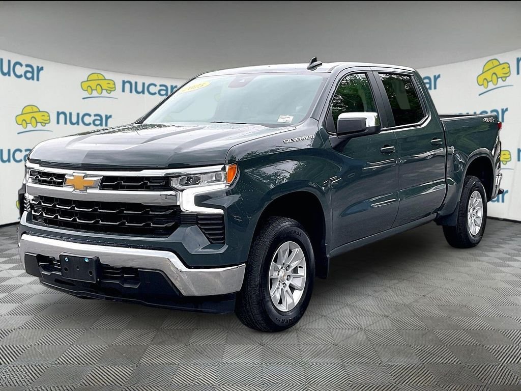 Used 2025 Gray Chevrolet LT image 3