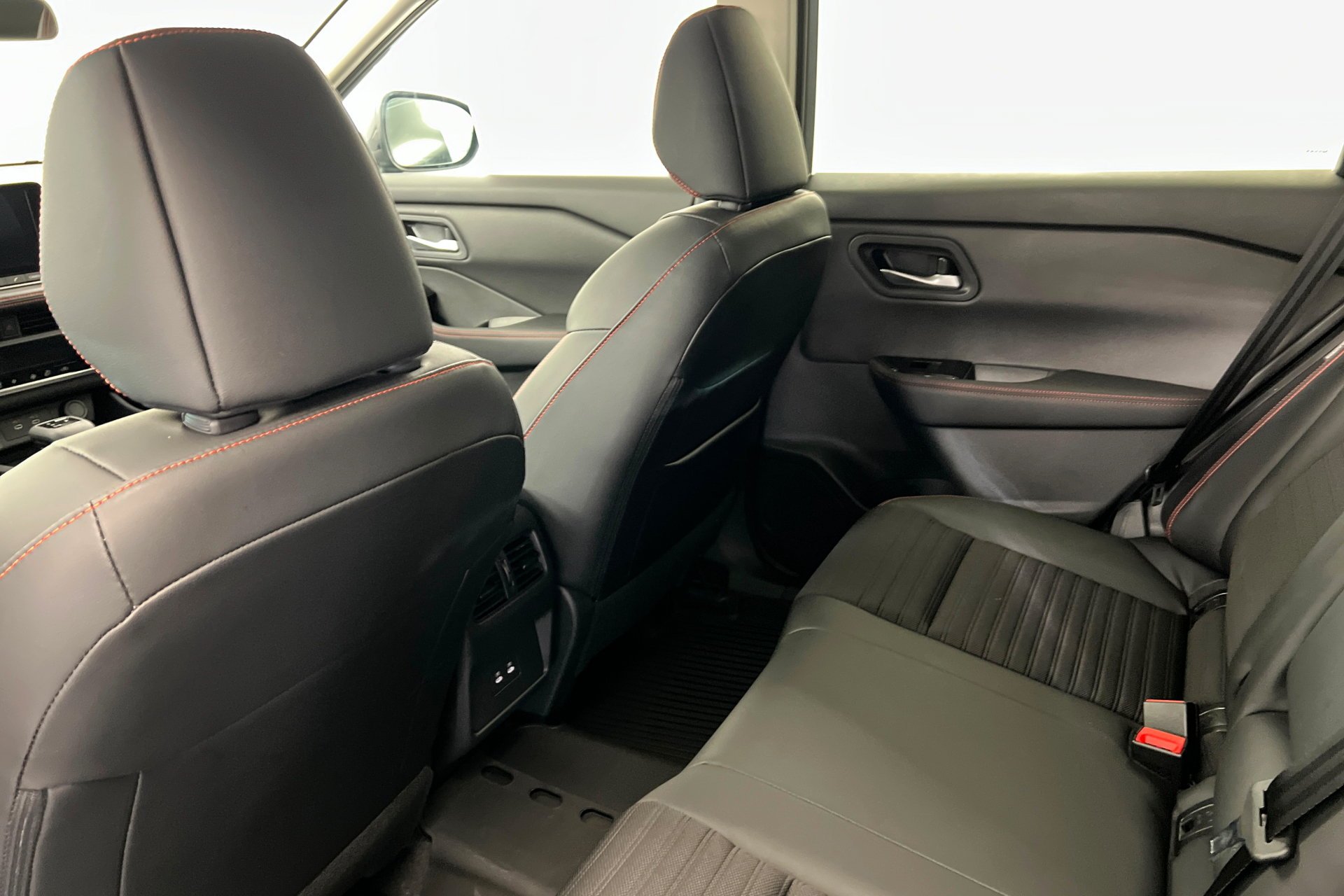 New 2026 Boulder Gray Pearl Nissan Rock Creek® image 20
