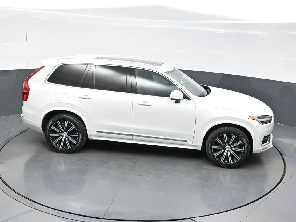Certified Used 2023 Crystal White Volvo Plus image 40