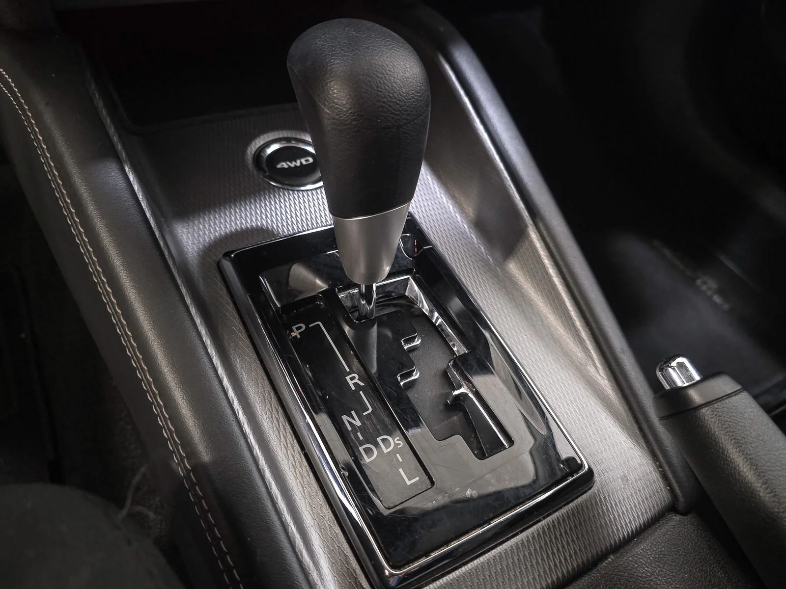Used 2024  Mitsubishi  image 29
