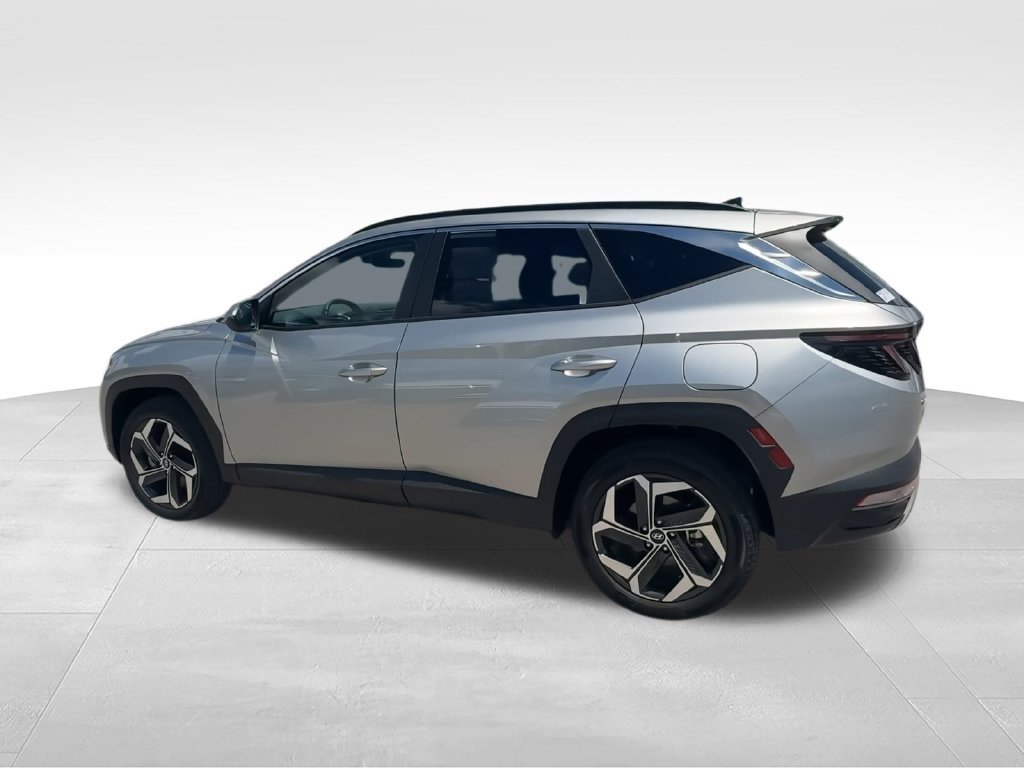 Used 2023 Silver Hyundai SEL image 6
