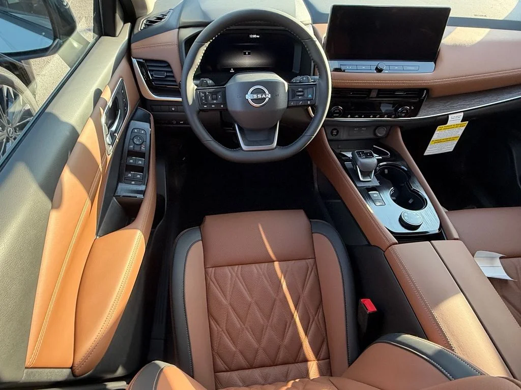 New 2026 White Nissan Platinum image 8