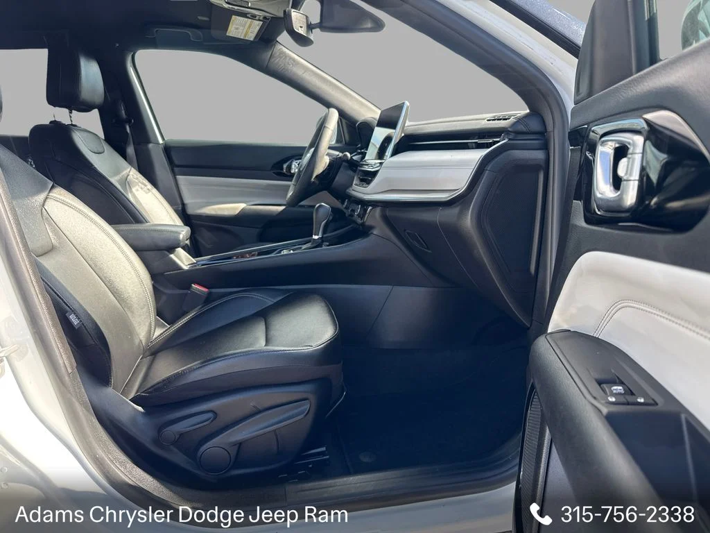 Used 2025 White Jeep Limited image 13
