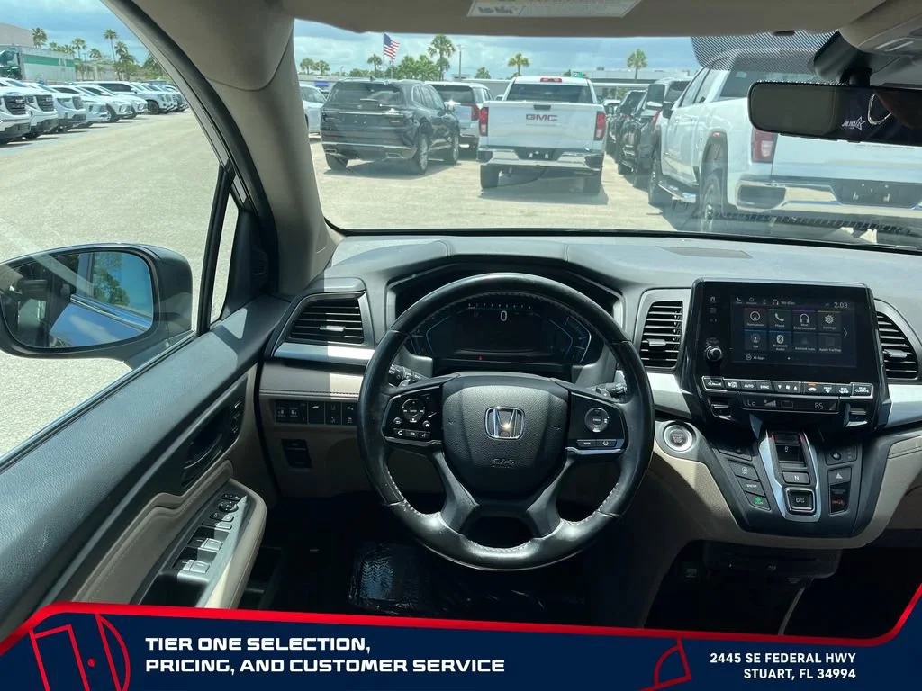 Used 2018 Green Honda Touring image 14